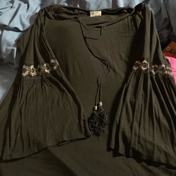Tops - Boho black blouse
